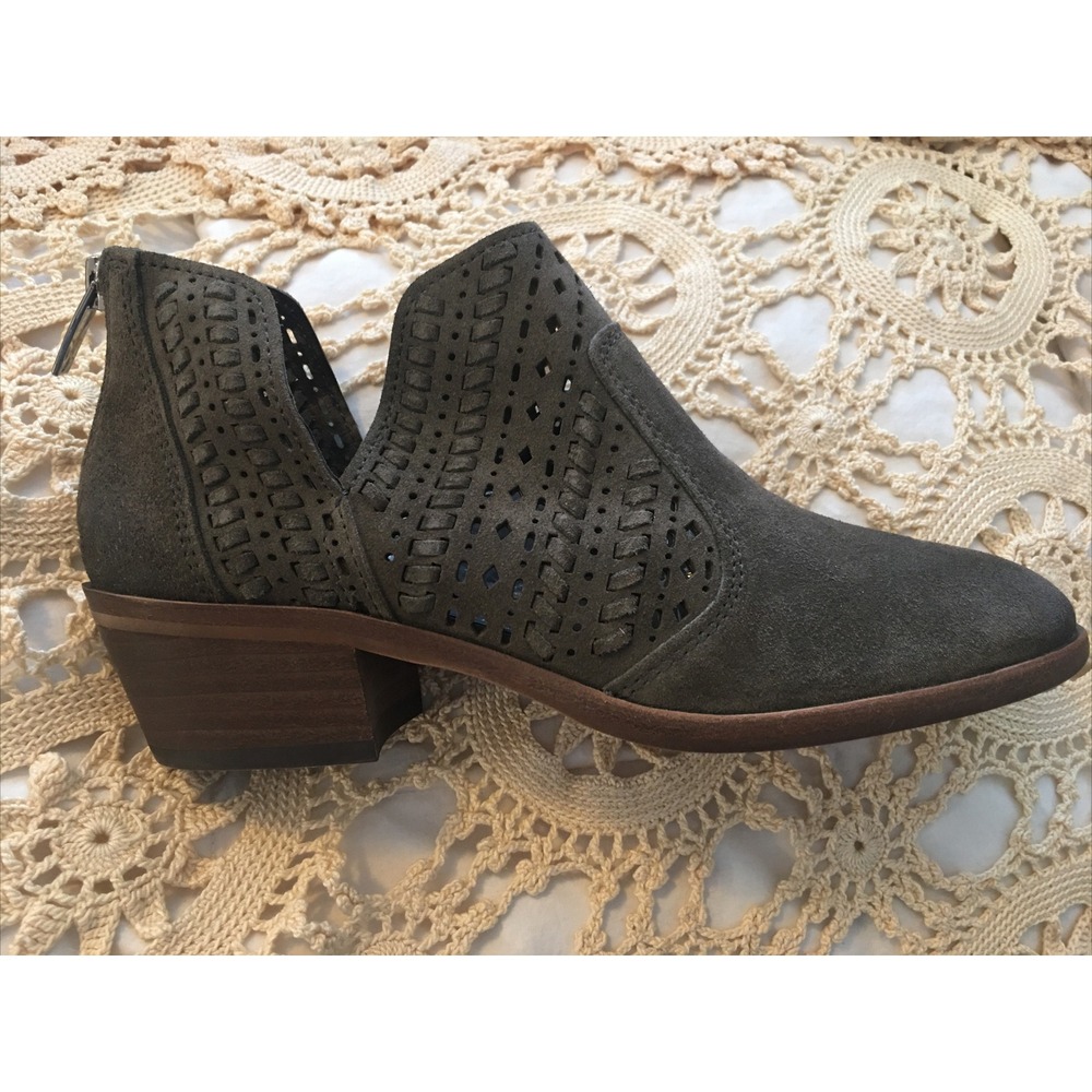 New Vince Camuto Perforated Suede boots Booties size 6.5
